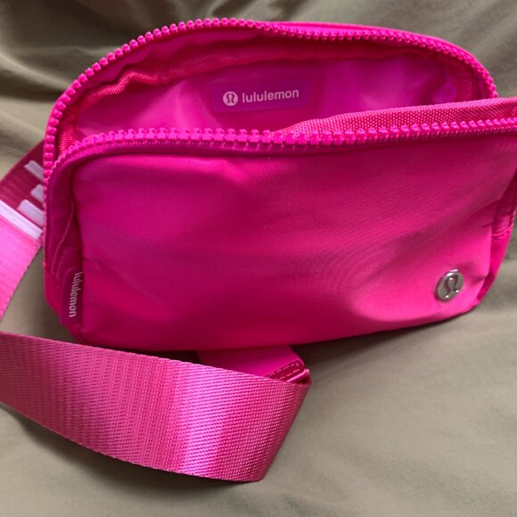 Lululemon everywhere belt bag Pink - Picture 4 of 4